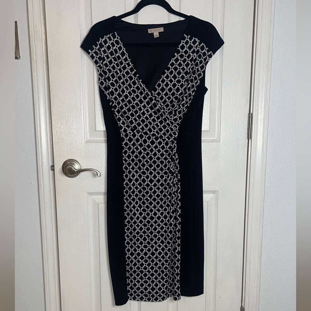 Chic Black and White Geometric Midi Dress